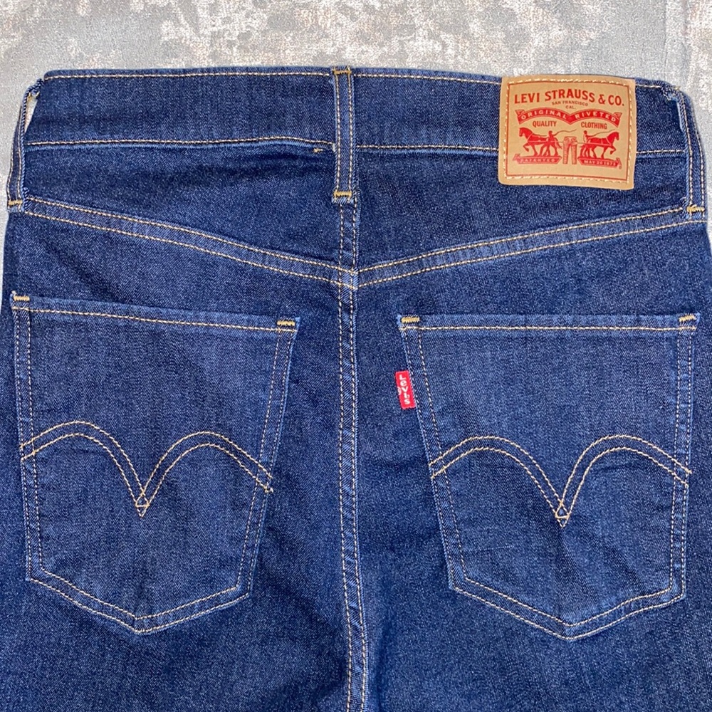 LEVI’S High Waisted Dark Wash Skinny Jeans